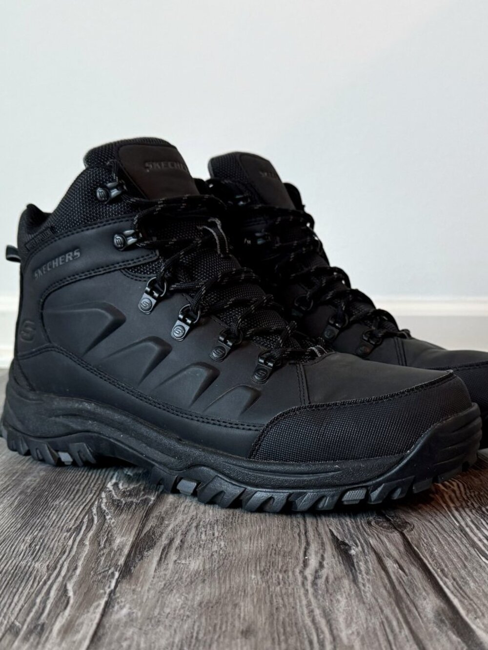 Skechers Men's Water Repellent Hiking Boots 10.5 Black